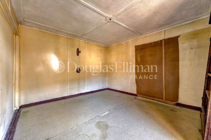 Image No.9-4 Bed House for sale