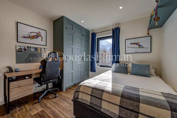 Image No.19-4 Bed House for sale