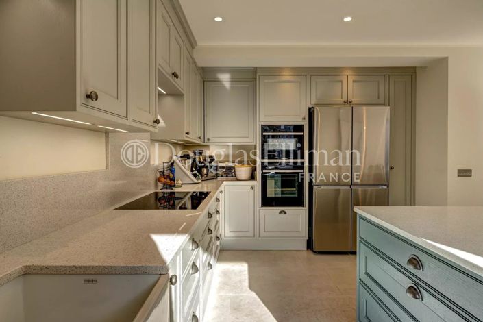 Image No.6-4 Bed House for sale