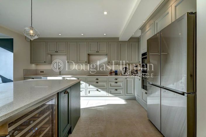 Image No.7-4 Bed House for sale