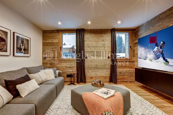 Image No.18-5 Bed House for sale