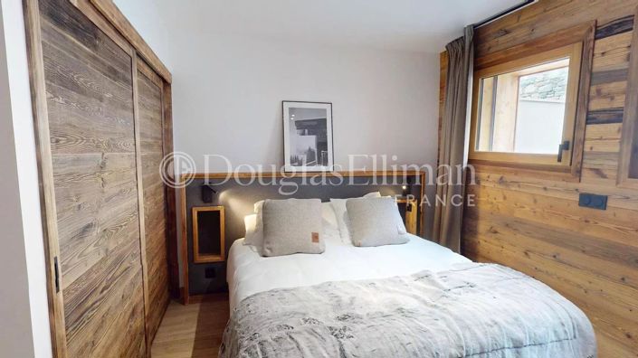 Image No.11-5 Bed House for sale