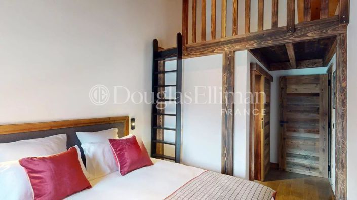 Image No.24-5 Bed House for sale