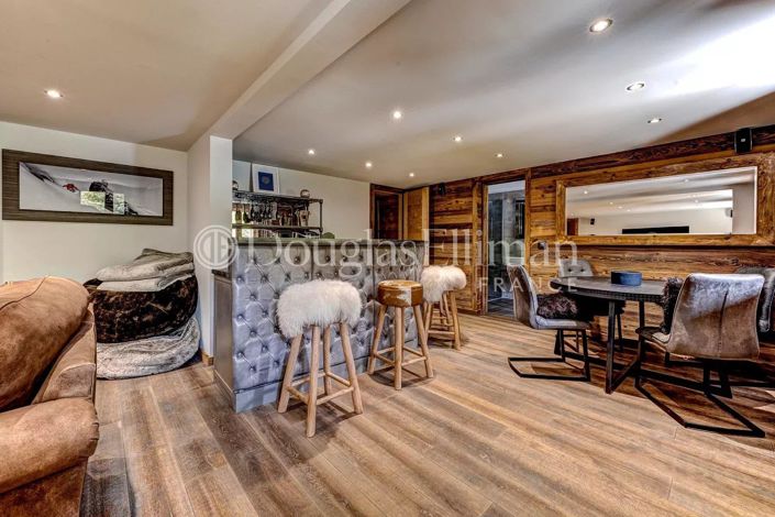 Image No.17-6 Bed House for sale