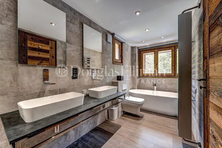 Image No.18-6 Bed House for sale