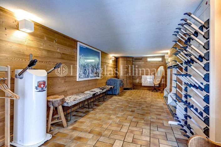 Image No.20-6 Bed House for sale