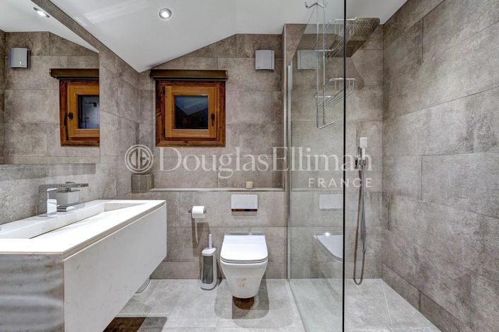 Image No.9-6 Bed House for sale