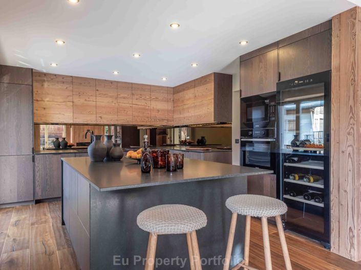 Image No.4-4 Bed House for sale