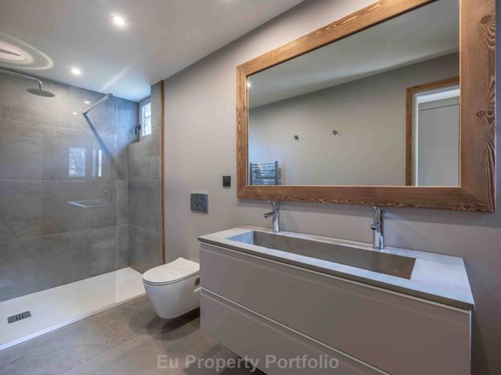 Image No.9-4 Bed House for sale