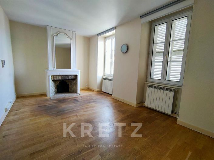 Image No.7-10 Bed House for sale