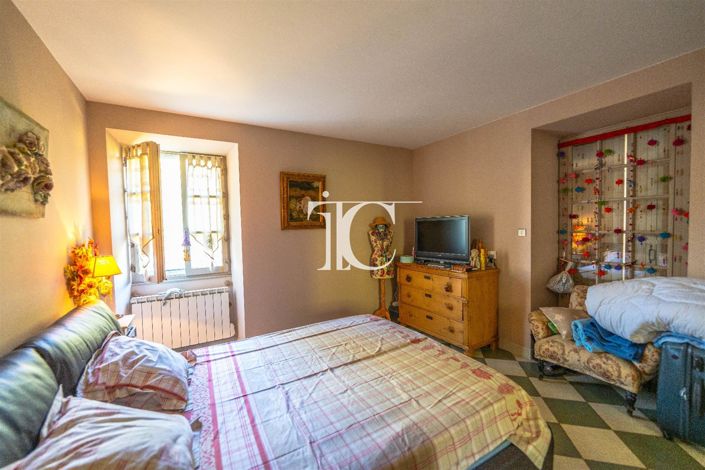 Image No.16-4 Bed House for sale