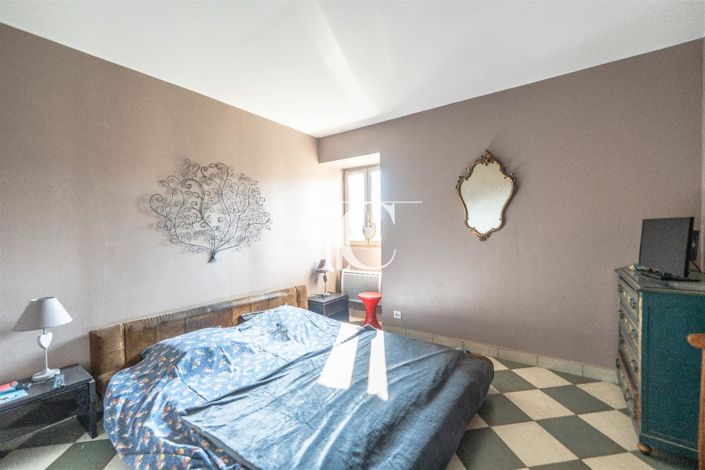 Image No.18-4 Bed House for sale