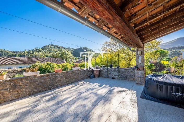 Image No.25-4 Bed House for sale