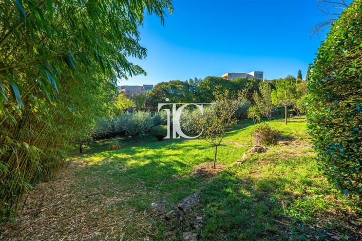 Image No.6-4 Bed House for sale