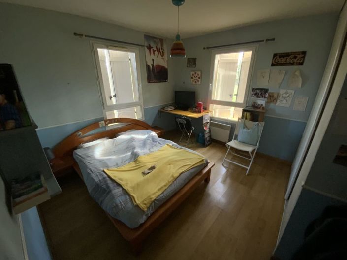 Image No.11-3 Bed House for sale