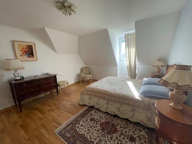 Image No.6-3 Bed House for sale