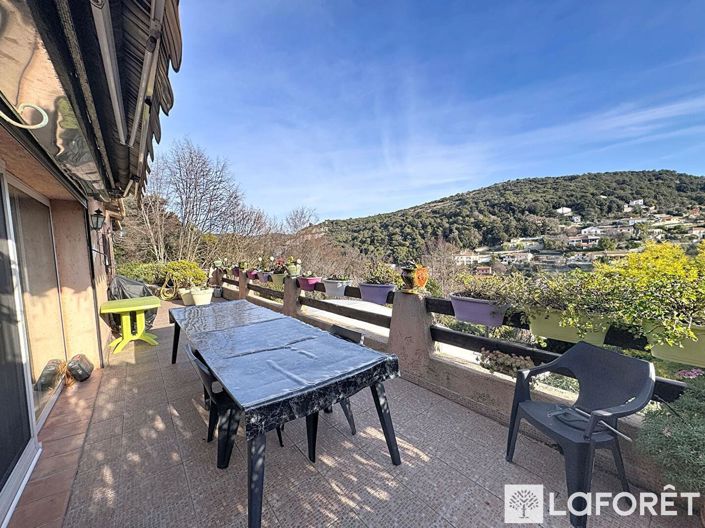 Image No.3-5 Bed House for sale