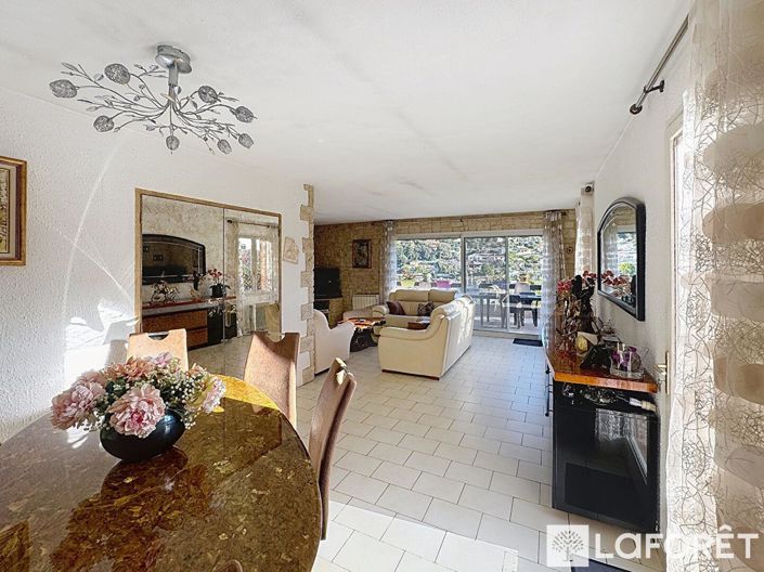 Image No.4-5 Bed House for sale