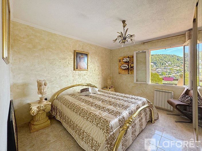 Image No.9-5 Bed House for sale