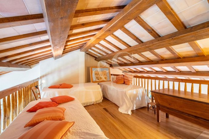 Image No.17-4 Bed House for sale