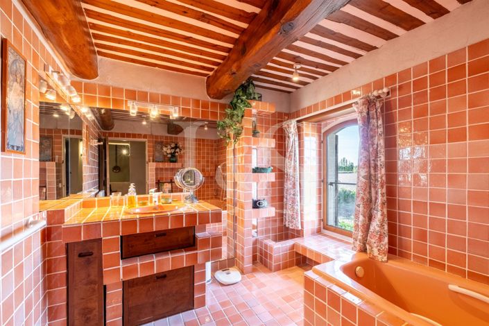 Image No.23-4 Bed House for sale