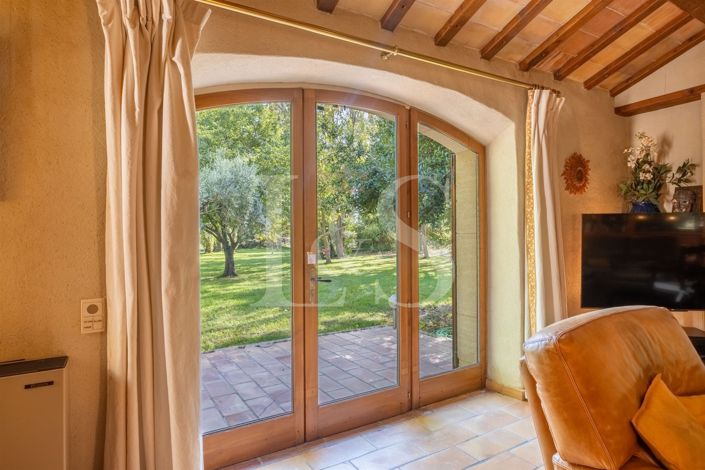 Image No.24-4 Bed House for sale