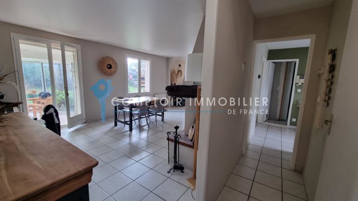 Image No.8-3 Bed House for sale