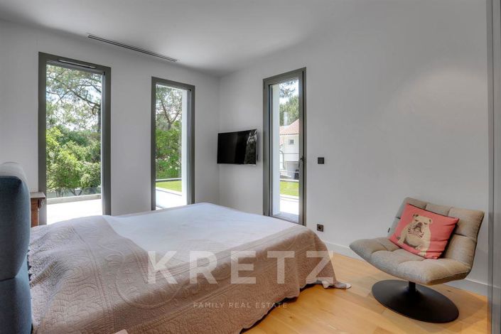 Image No.16-7 Bed House for sale