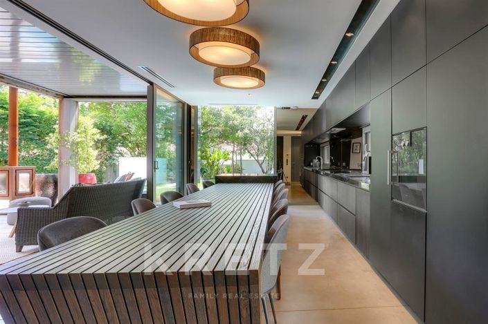 Image No.8-7 Bed House for sale