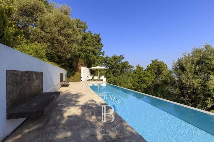 Image No.12-4 Bed House for sale