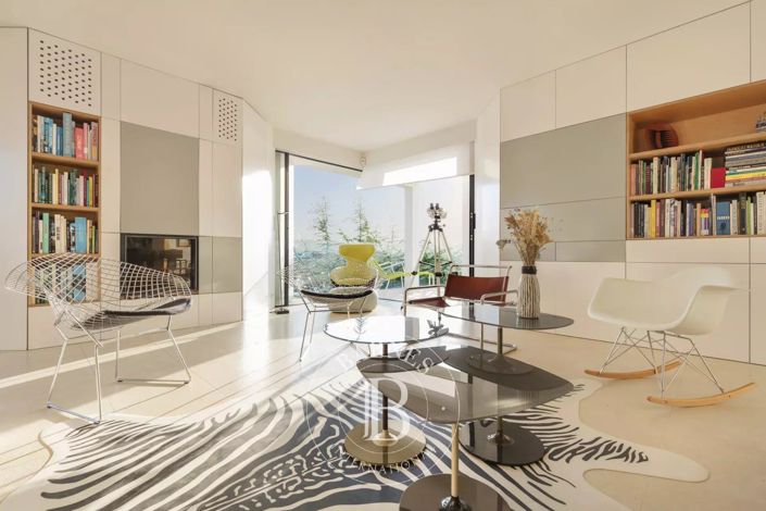 Image No.3-4 Bed House for sale