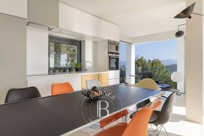 Image No.5-4 Bed House for sale