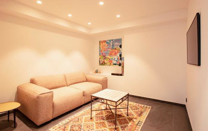 Image No.19-5 Bed House for sale