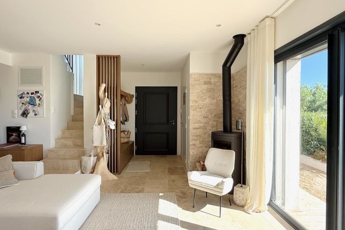 Image No.7-3 Bed House for sale