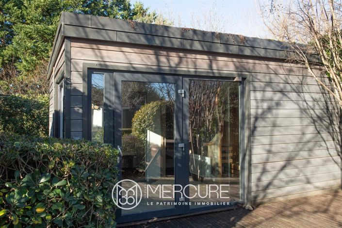 Image No.6-10 Bed House for sale