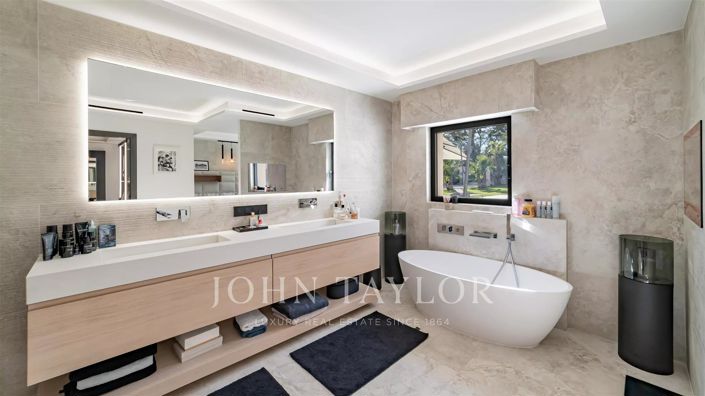 Image No.12-5 Bed House for sale