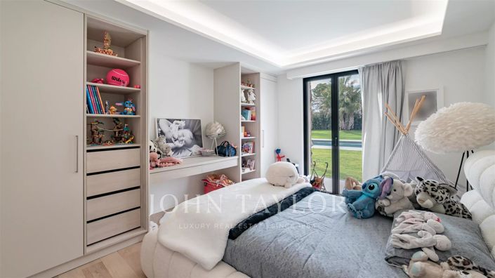 Image No.14-5 Bed House for sale