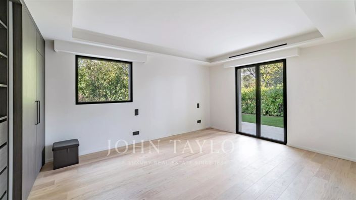 Image No.19-5 Bed House for sale