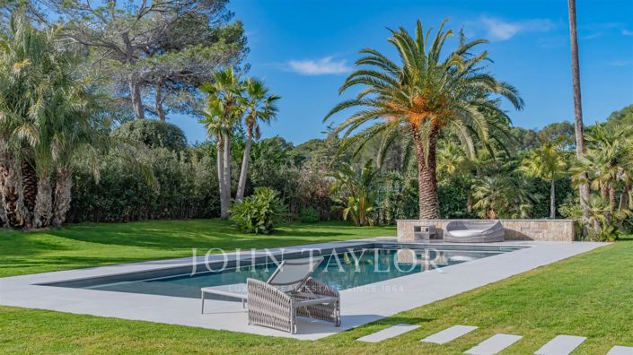 Image No.3-5 Bed House for sale