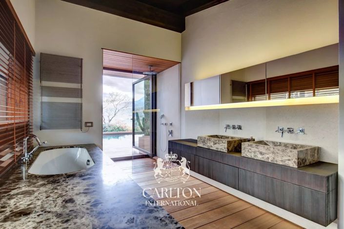 Image No.12-6 Bed House for sale