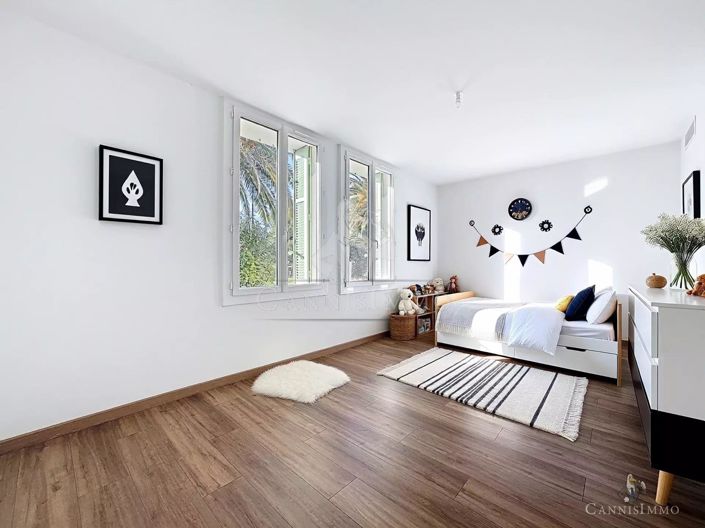 Image No.9-3 Bed Apartment for sale