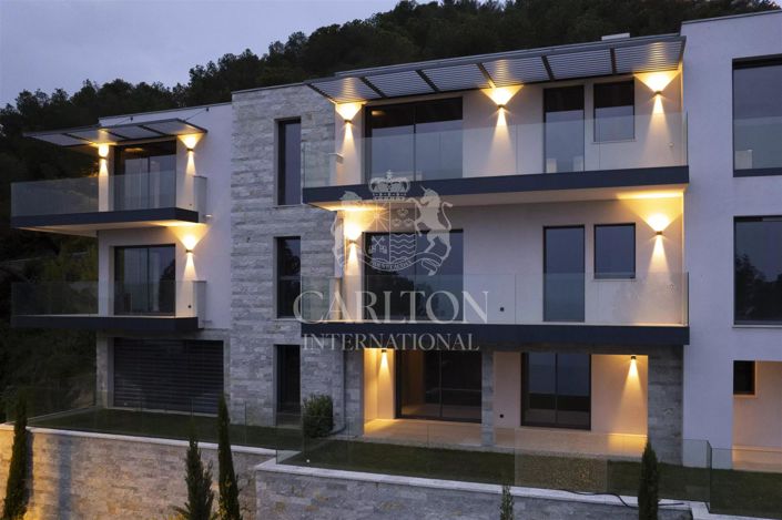 Image No.2-4 Bed House for sale