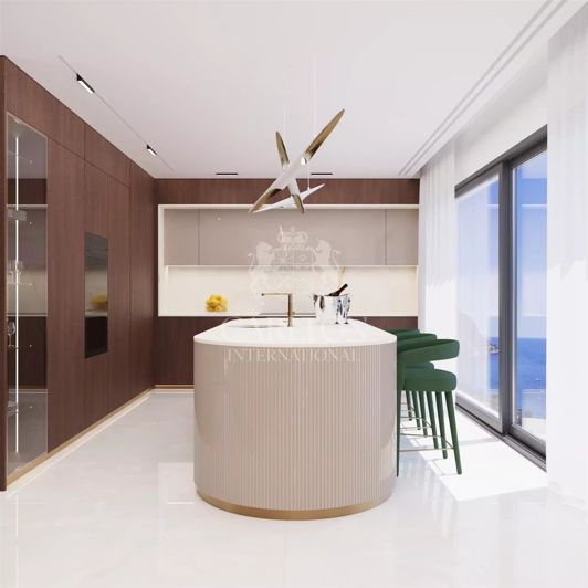 Image No.18-4 Bed House for sale