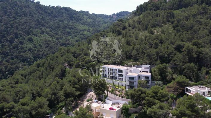 Image No.3-4 Bed House for sale