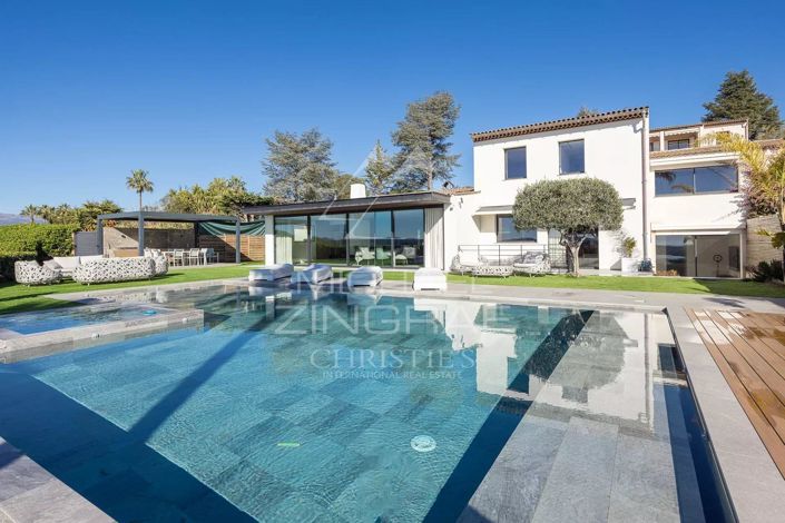 Image No.2-6 Bed House for sale