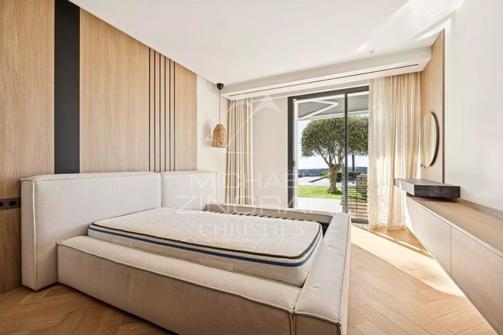 Image No.7-6 Bed House for sale