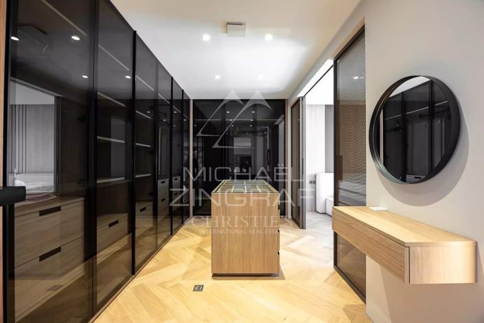 Image No.8-6 Bed House for sale