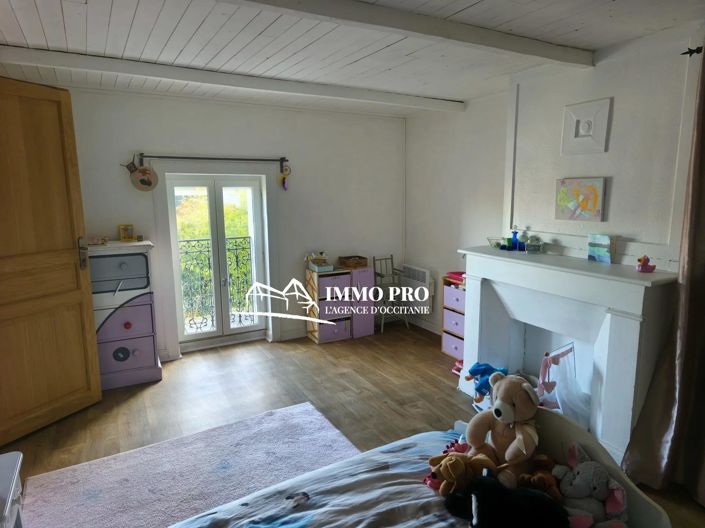 Image No.10-3 Bed House for sale