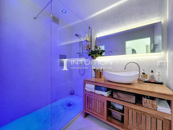 Image No.22-2 Bed Apartment for sale