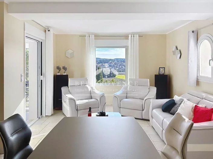 Image No.6-3 Bed House for sale